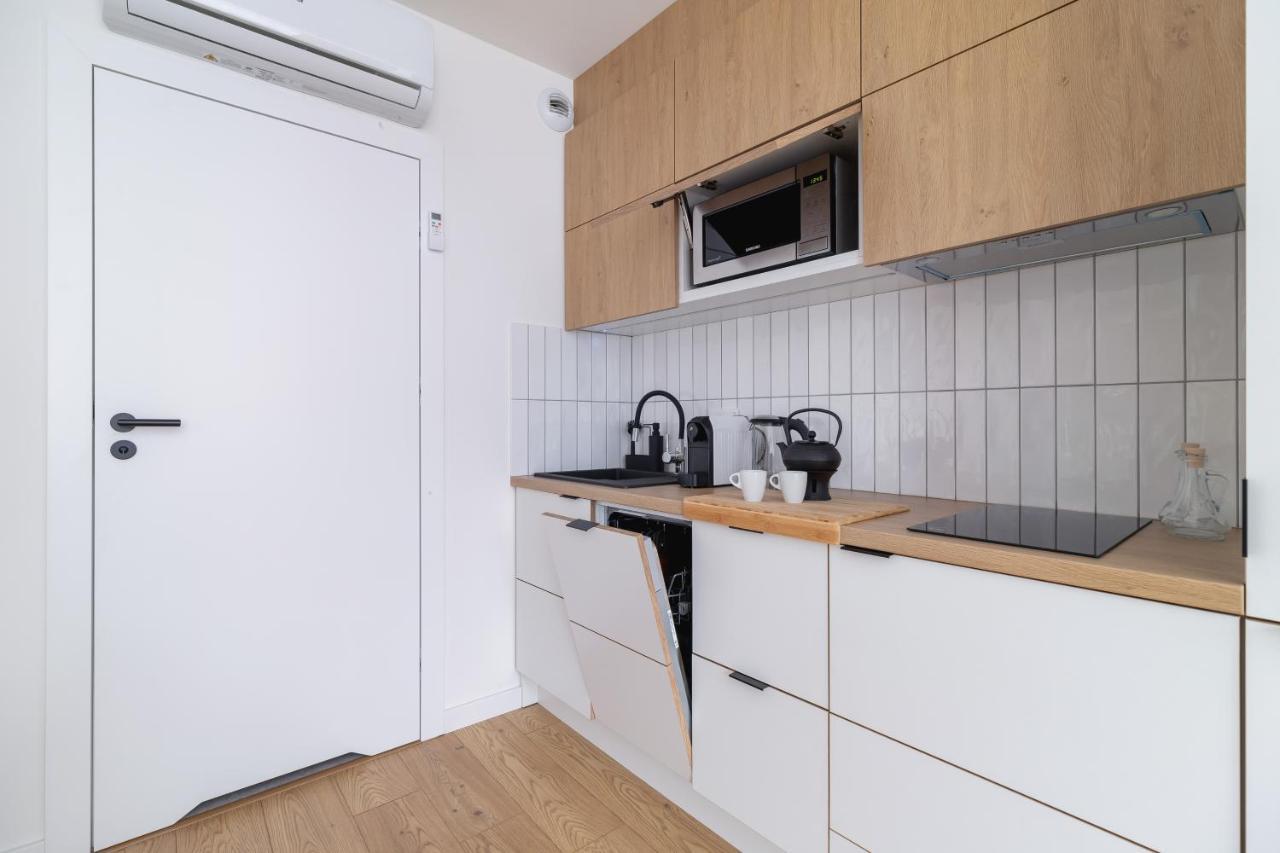 City Studio With Ac Czarnowiejska By Renters Krakow Exterior photo