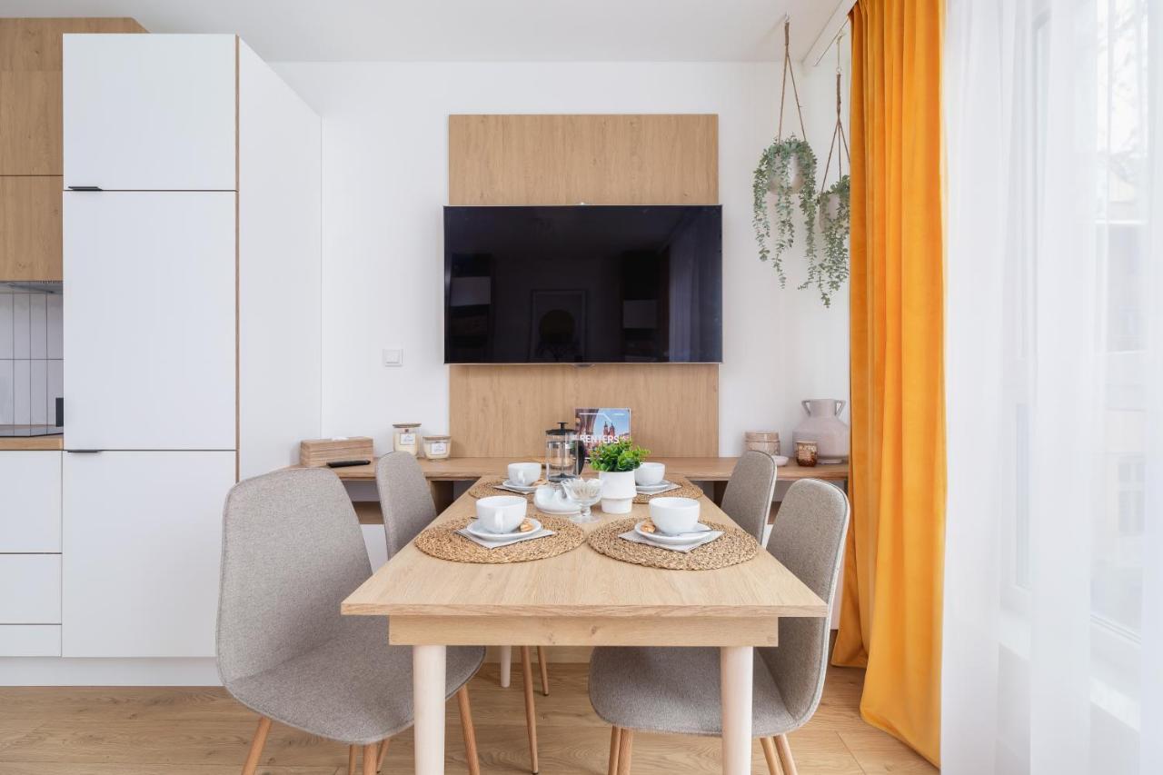 City Studio With Ac Czarnowiejska By Renters Krakow Exterior photo