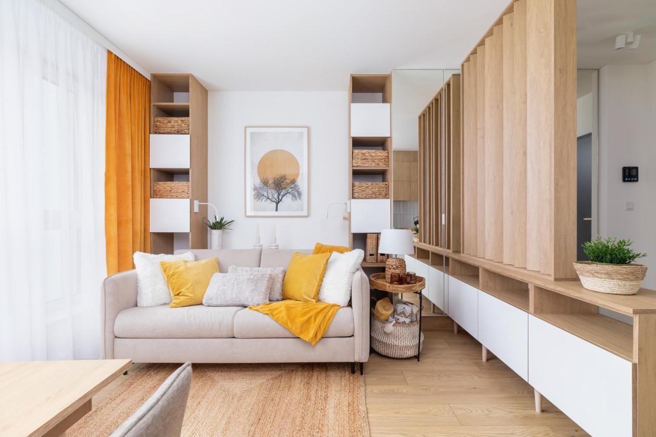 City Studio With Ac Czarnowiejska By Renters Krakow Exterior photo